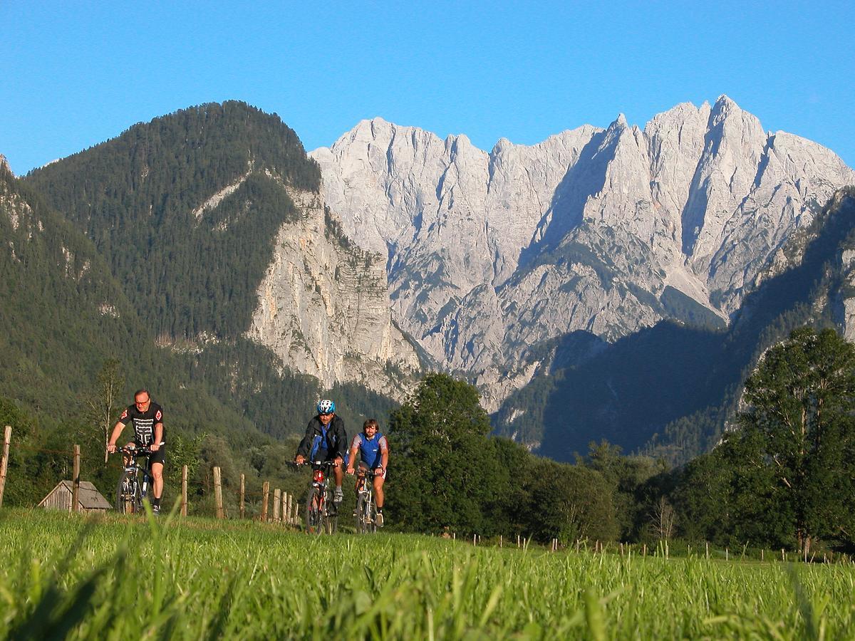 Landgasthof Buchner Admont Bagian luar foto
