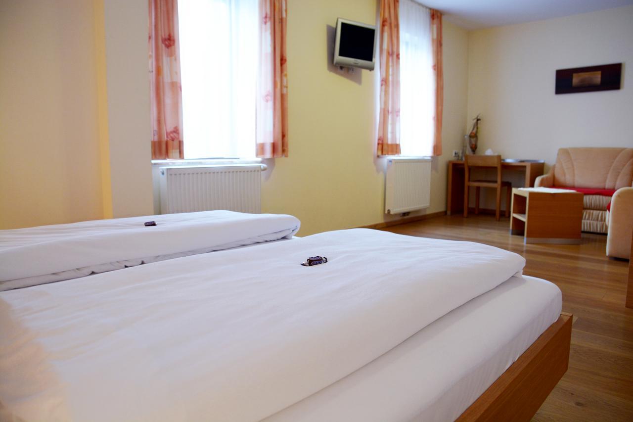 Landgasthof Buchner Admont Bagian luar foto